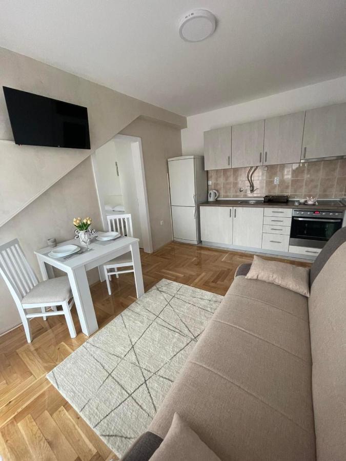 Apartman Centar Appartement Novi Sad Buitenkant foto